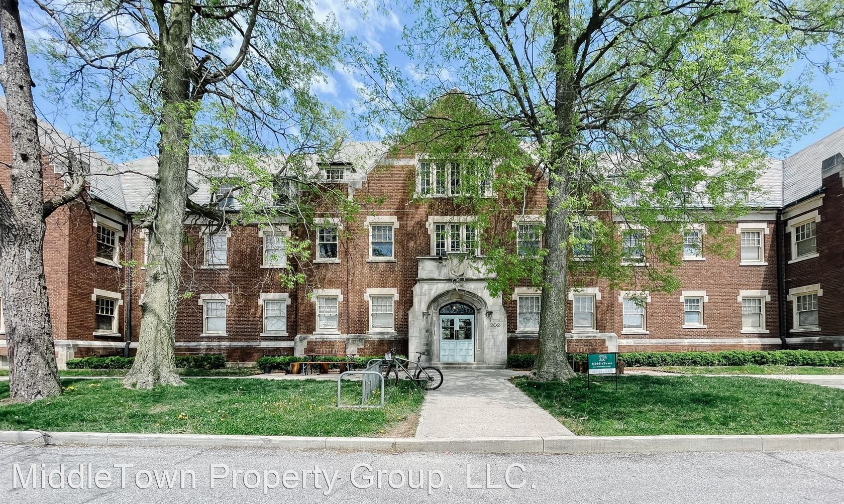 202 Steeples Blvd