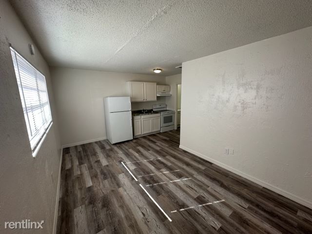 10118 N. Lantana Ave B